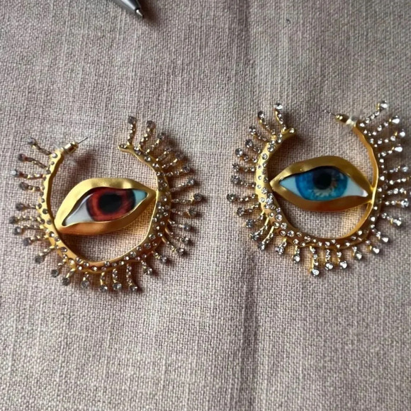 GAZE HOOP GOLD EYES EARRINGS - Picture 13 of 16